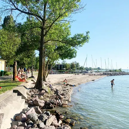 דירה A Chic Lakeside Dig - Alexandra Fonyód