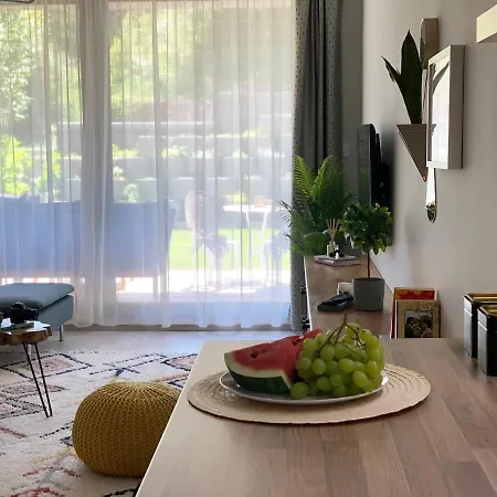 דירה A Chic Lakeside Dig - Alexandra *