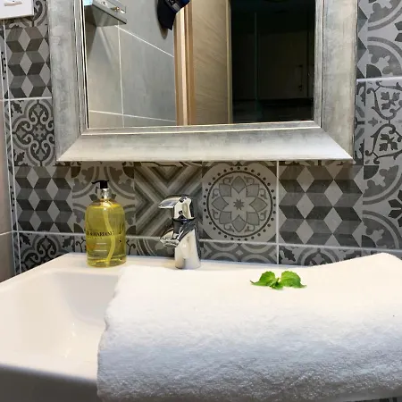 A Chic Lakeside Dig - Alexandra דירה *