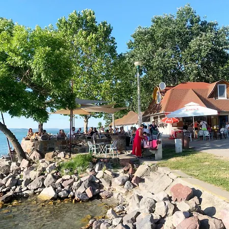 A Chic Lakeside Dig - Alexandra 公寓