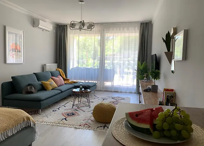 A Chic Lakeside Dig - Alexandra Fonyód